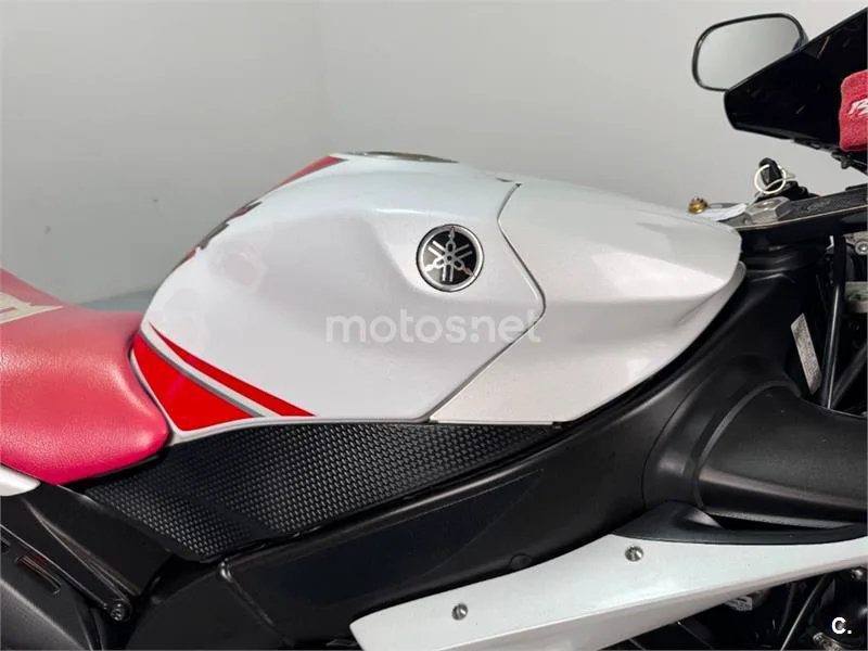 Yamaha R1 – Vista 19