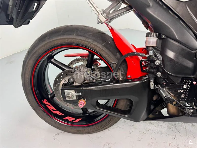 Yamaha R1 – Vista 21