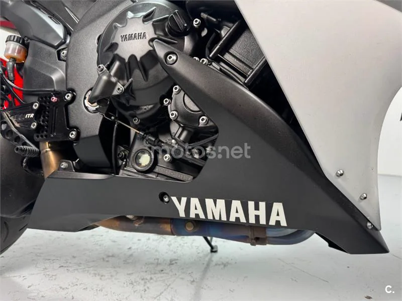 Yamaha R1 – Vista 24