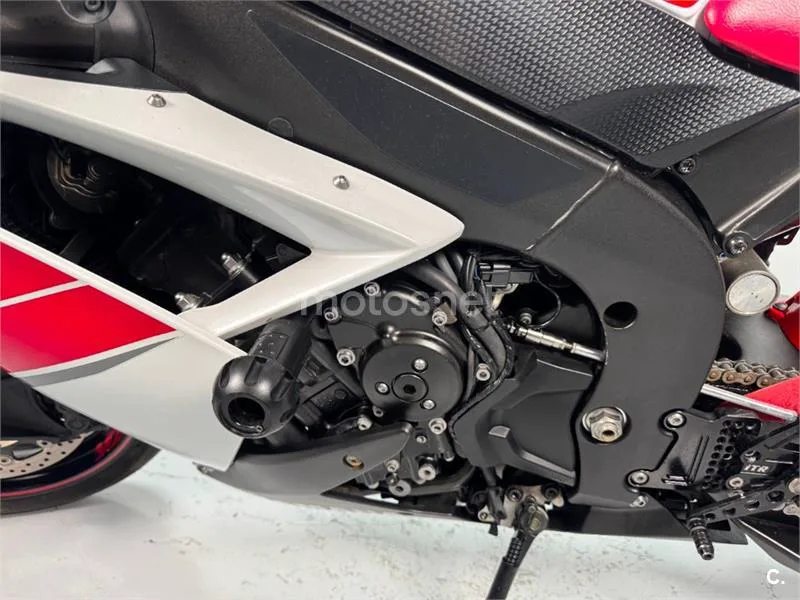 Yamaha R1 – Vista 8