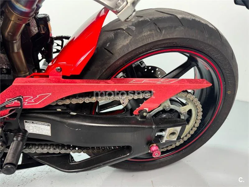 Yamaha R1 – Vista 10