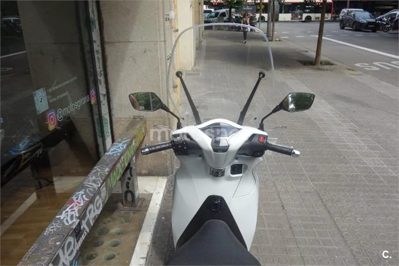 Honda SH 350i – Vista 7