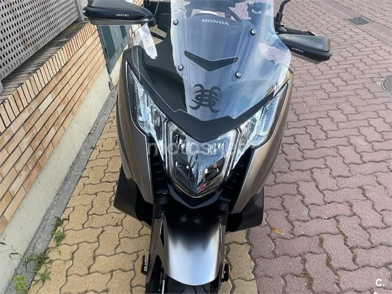 Honda Integra 750 S – Vista 3