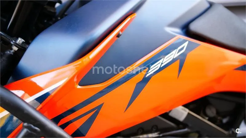 KTM 390 – Vista 21