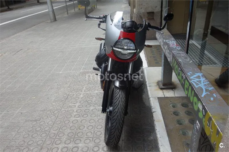 Moto Guzzi V7 – Vista 12