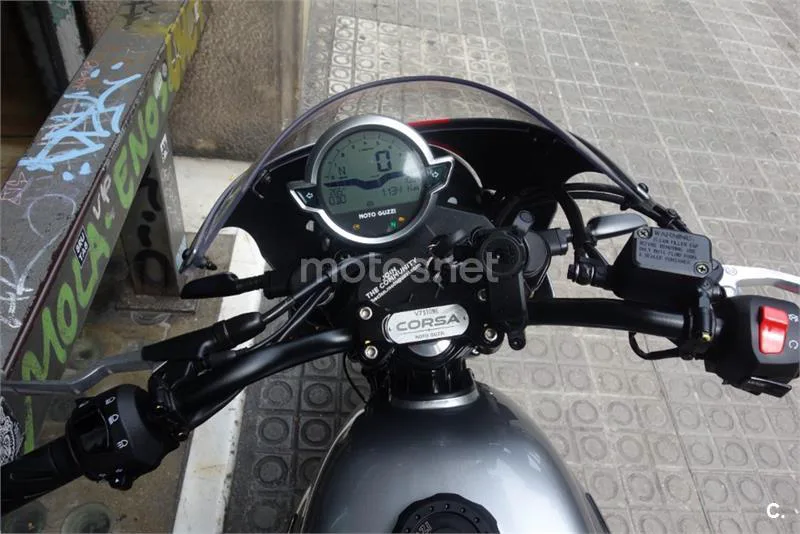 Moto Guzzi V7 – Vista 14