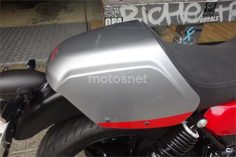 Moto Guzzi V7 – Vista 7