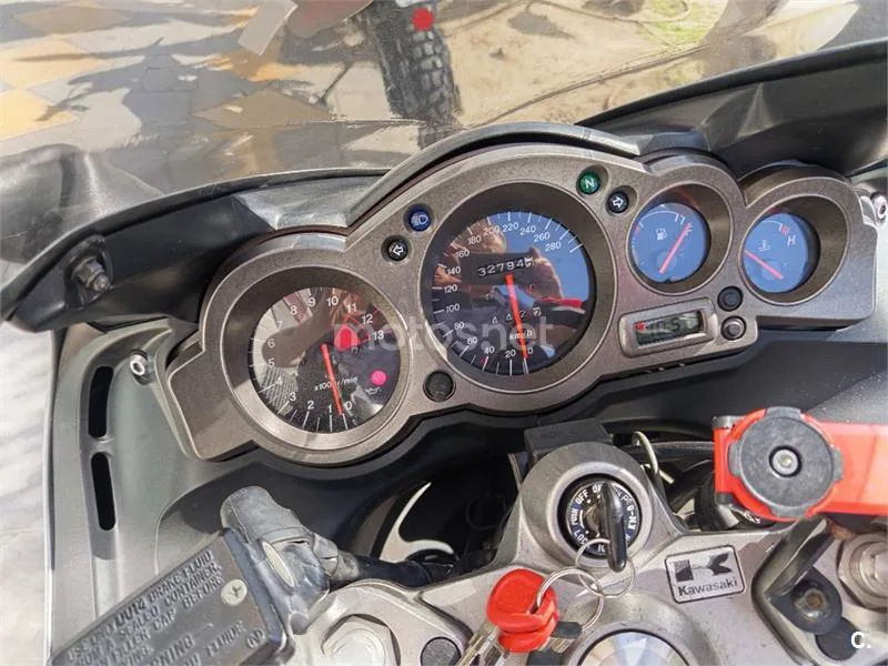 Kawasaki ZZR 1200 – Vista 5