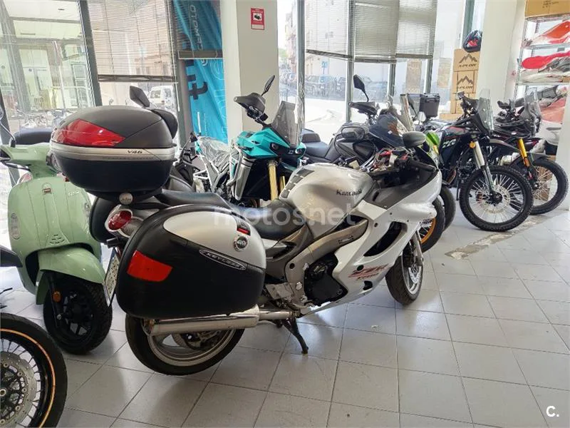 Kawasaki ZZR 1200 – Vista 8