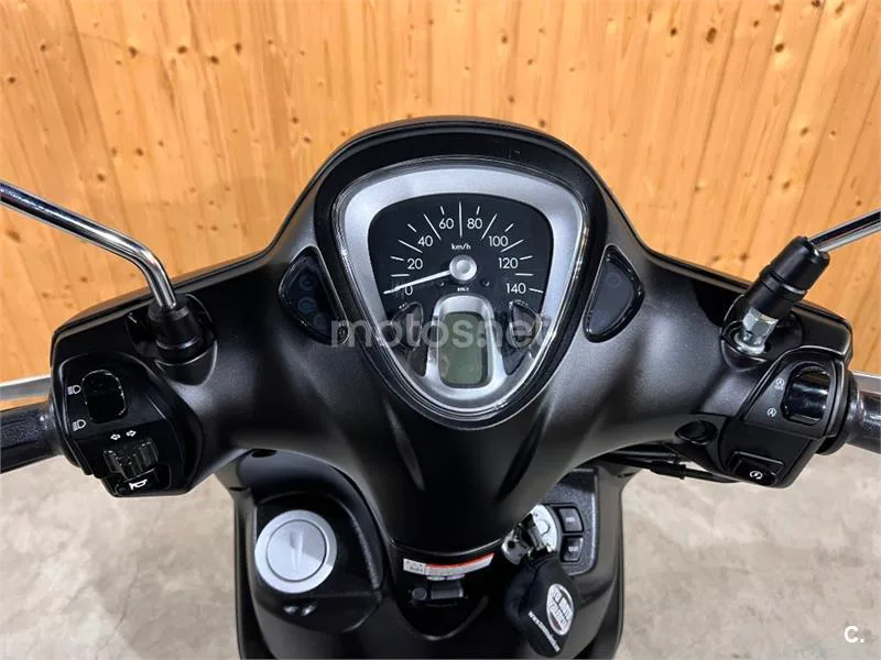 Yamaha D'elight 125 – Vista 23