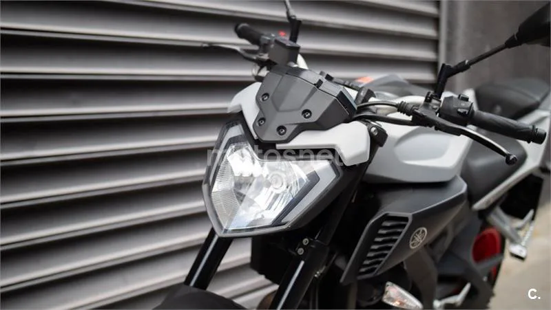 Yamaha MT-125 – Vista 14