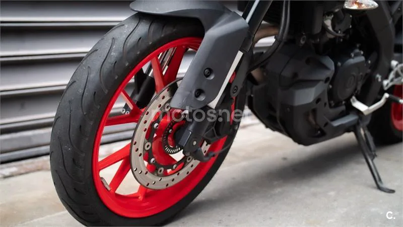 Yamaha MT-125 – Vista 15
