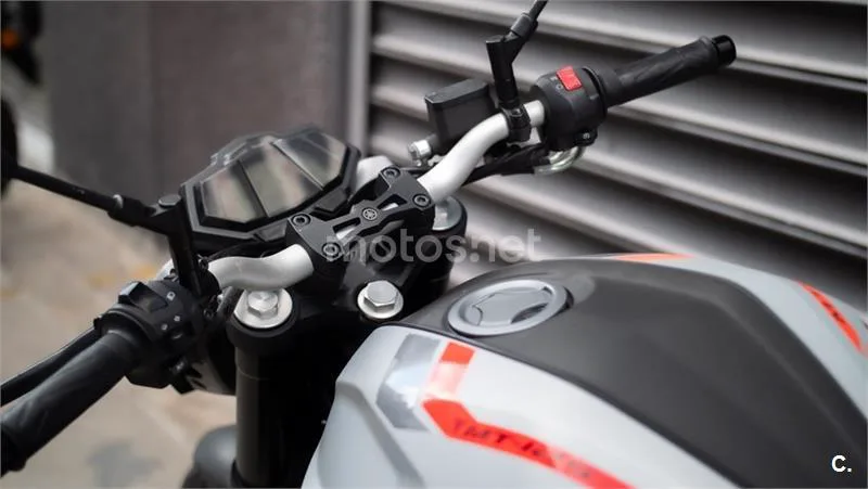 Yamaha MT-125 – Vista 18