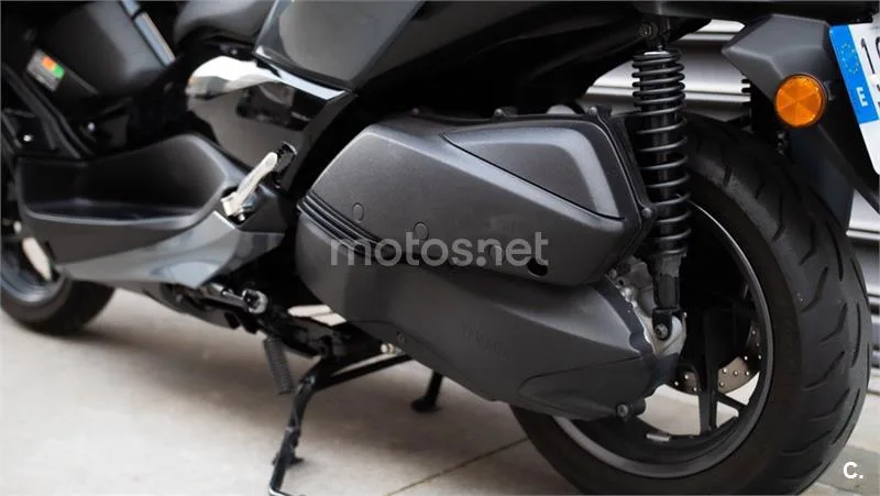 Yamaha XMAX 300 – Vista 21