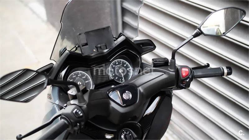Yamaha XMAX 300 – Vista 22