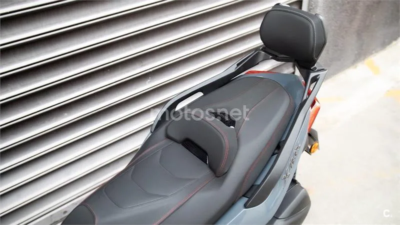 Yamaha XMAX 300 – Vista 23