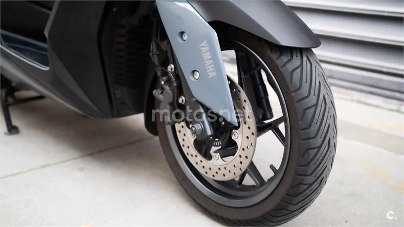 Yamaha XMAX 300 – Vista 4