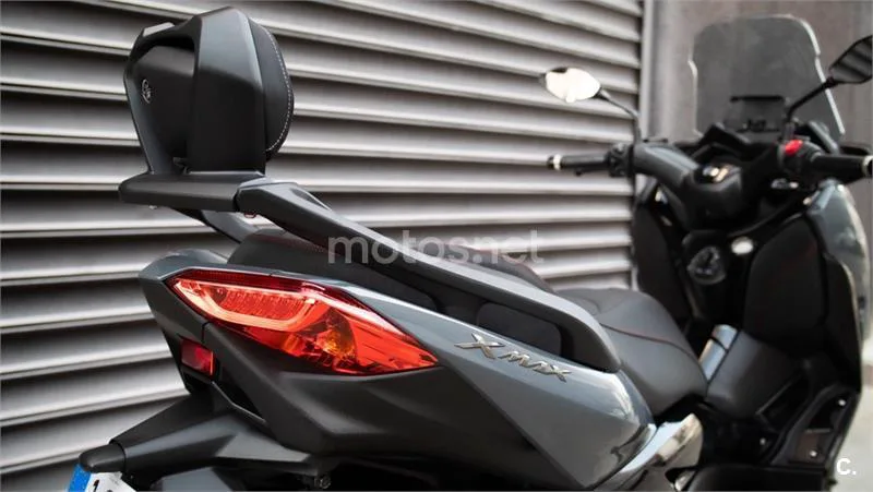 Yamaha XMAX 300 – Vista 7