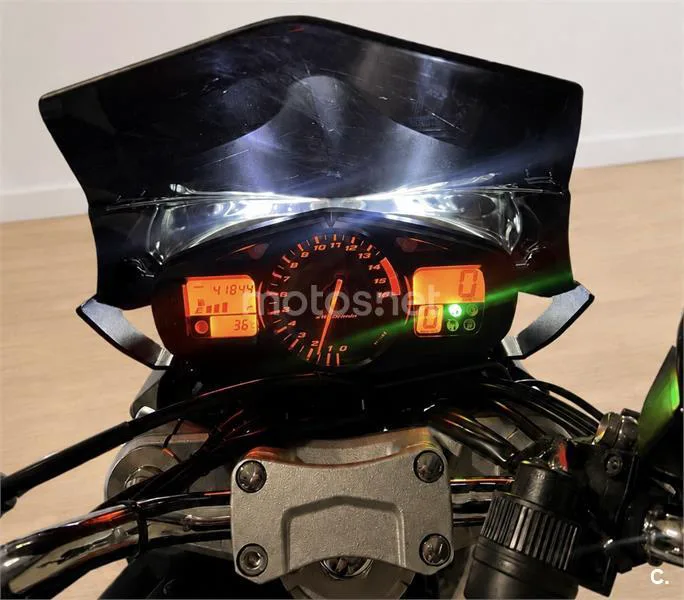 Suzuki GSR 600 – Vista 5