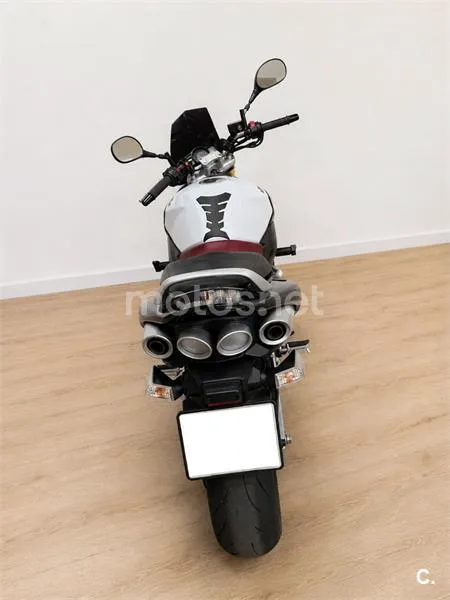 Suzuki GSR 600 – Vista 7
