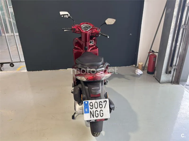 Honda Vision 110 – Vista 2