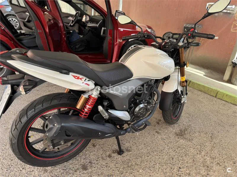 Keeway RKV 125 – Vista 3