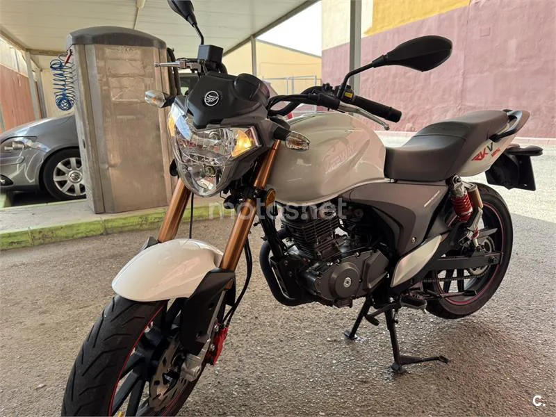 Keeway RKV 125 – Vista 9