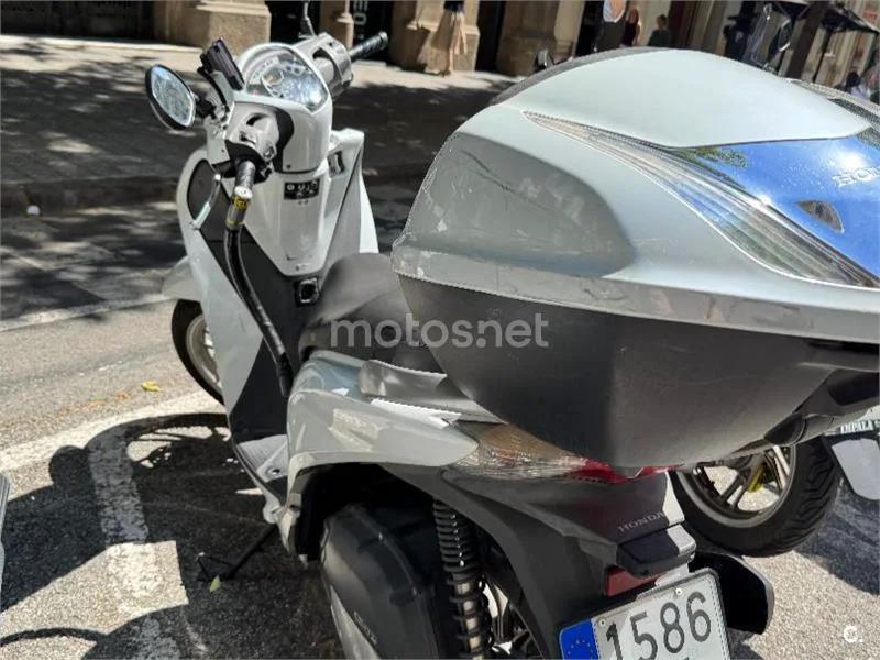 Honda SH 125i – Vista 3