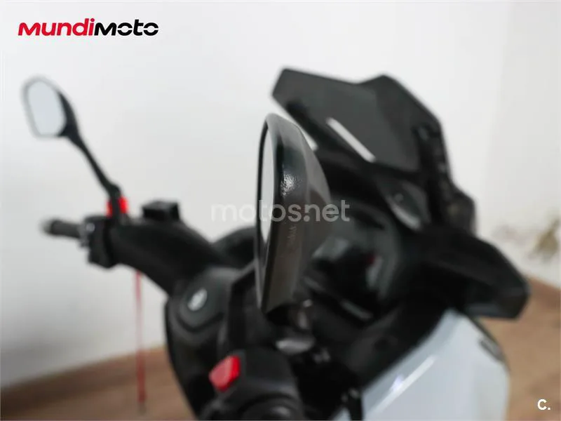 Yamaha XMAX 300 – Vista 14