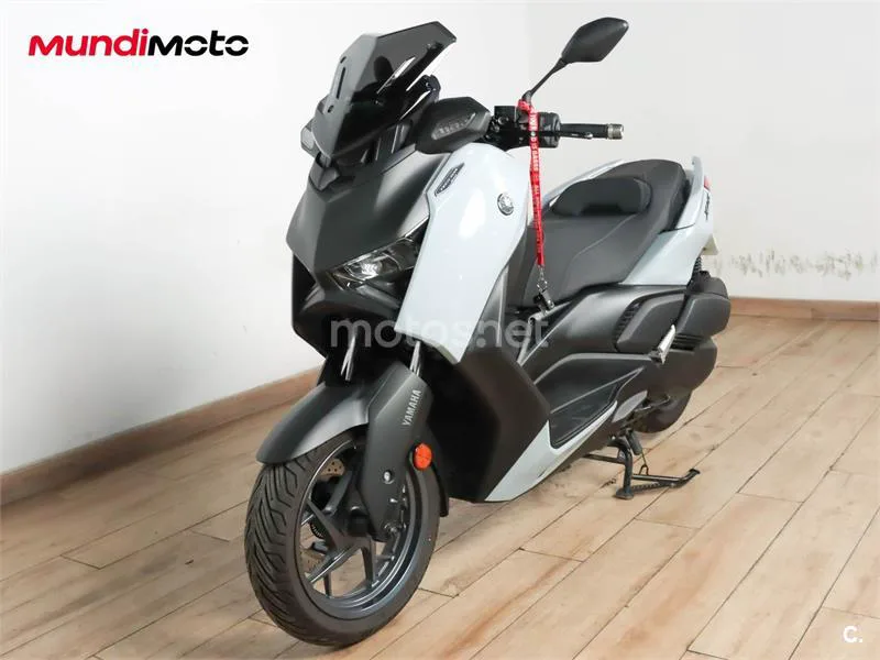 Yamaha XMAX 300 – Vista 7