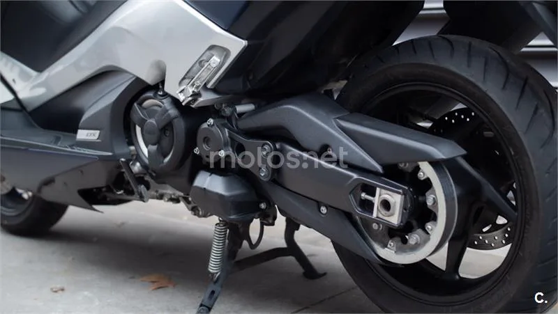 Yamaha TMAX – Vista 21
