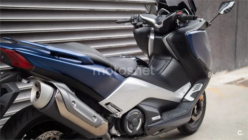Yamaha TMAX – Vista 6