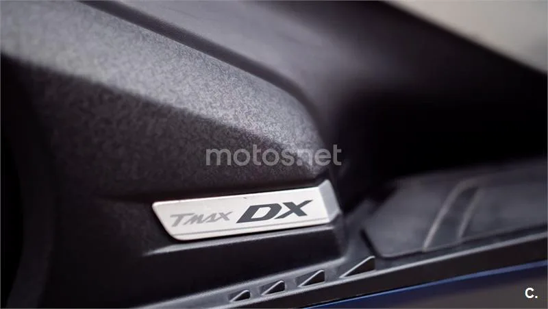 Yamaha TMAX – Vista 7
