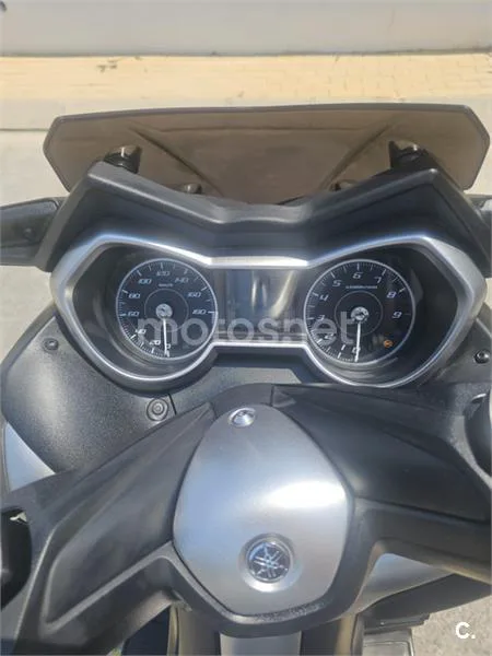 Yamaha XMAX 400 – Vista 9