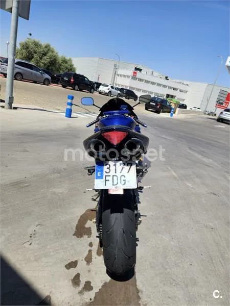 Yamaha R1 – Vista 4