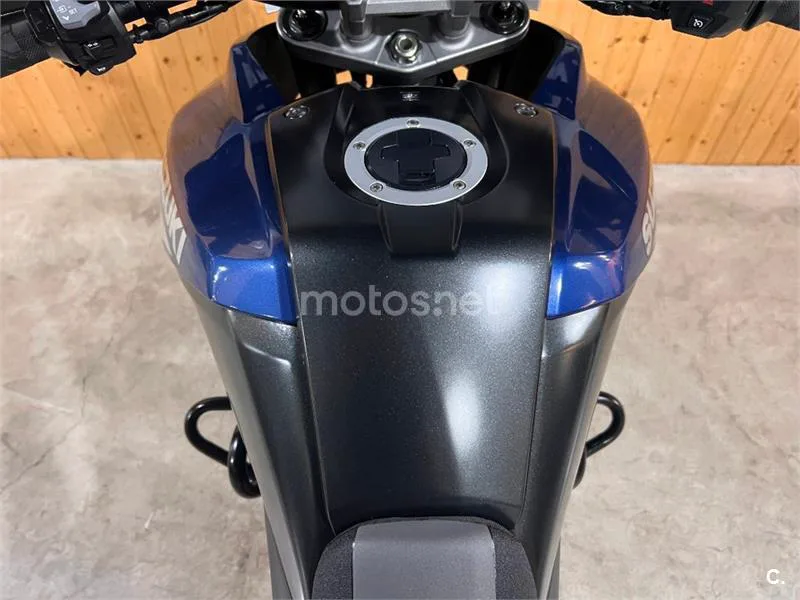 Suzuki V-Strom 1050 – Vista 14