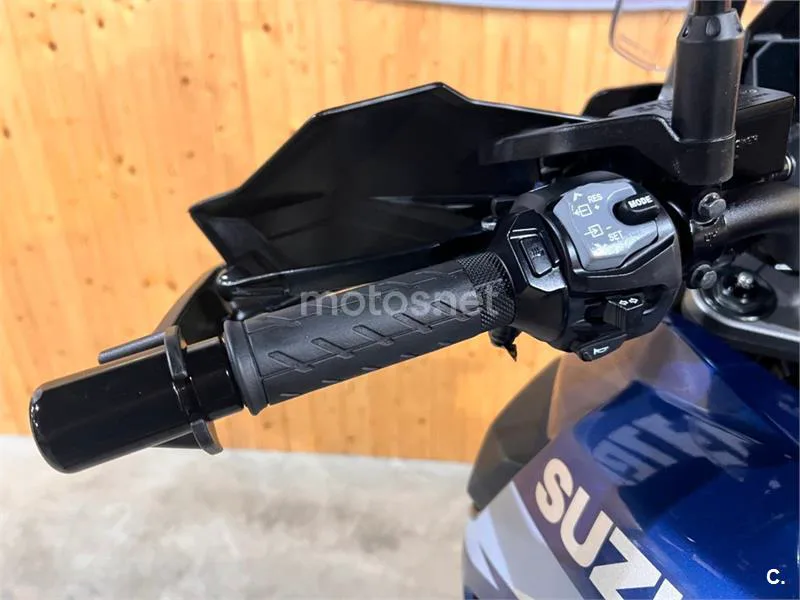 Suzuki V-Strom 1050 – Vista 15