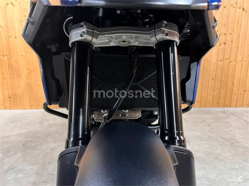 Suzuki V-Strom 1050 – Vista 24