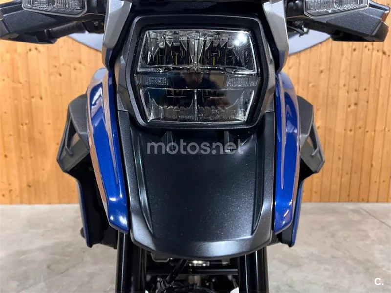 Suzuki V-Strom 1050 – Vista 25
