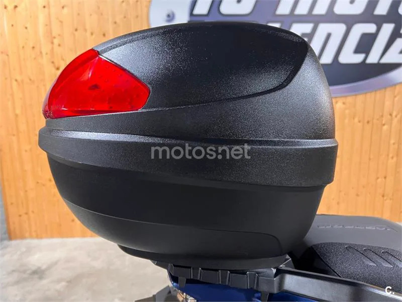 Suzuki V-Strom 1050 – Vista 50