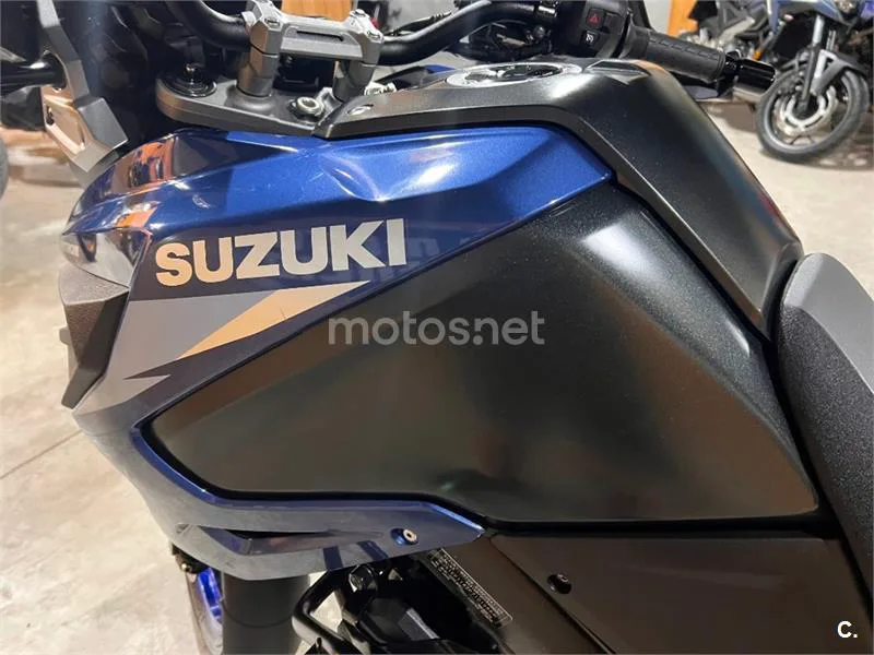 Suzuki V-Strom 1050 – Vista 70