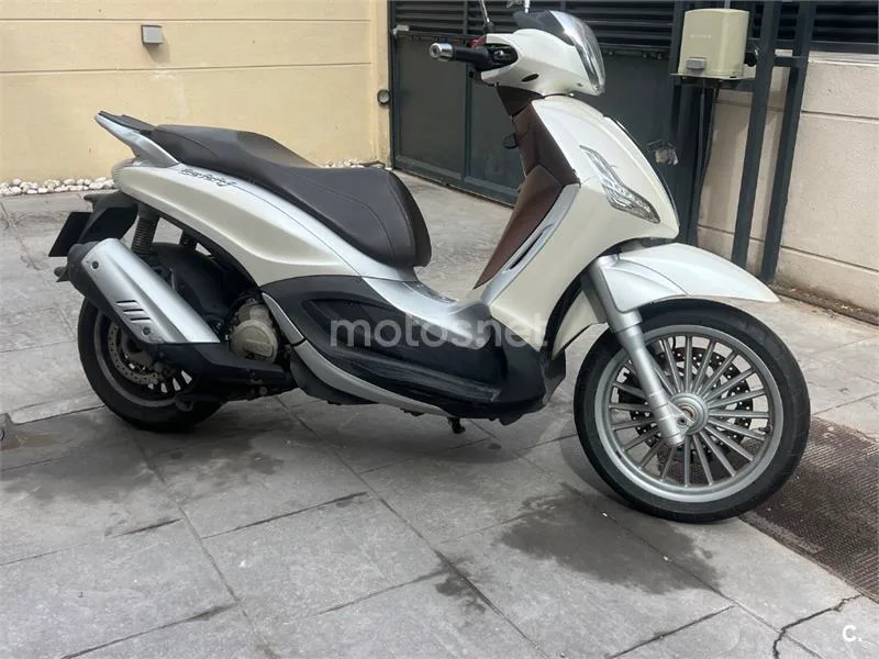 Piaggio Beverly 125 – Vista 3