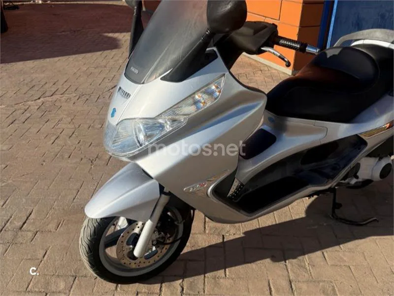 Piaggio X8 250 – Vista 4