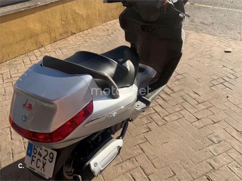 Piaggio X8 250 – Vista 7