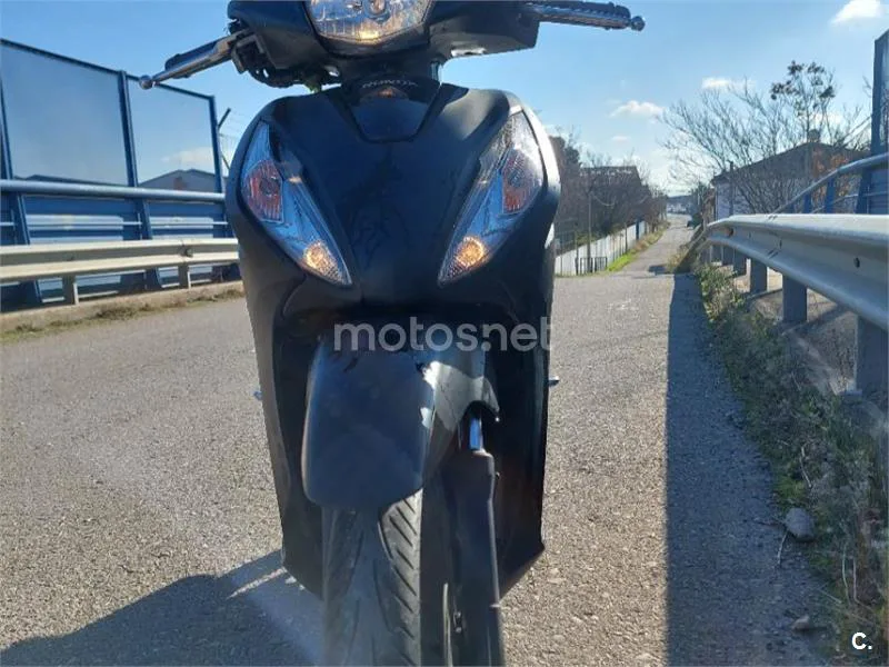 Honda Vision 110 - Vista 4