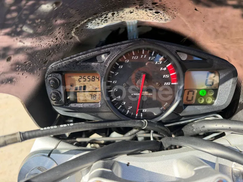 Suzuki GSR 600 – Vista 4