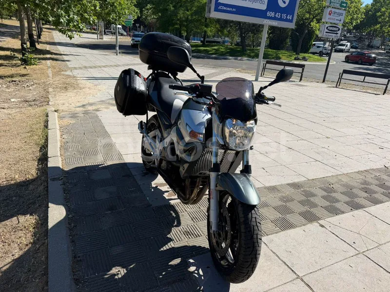 Suzuki GSR 600 – Vista 7