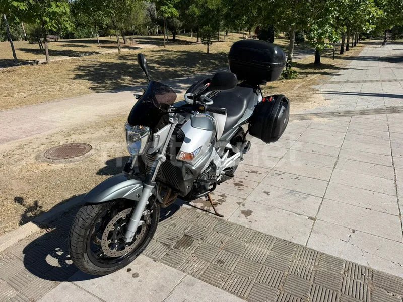 Suzuki GSR 600 – Vista 8