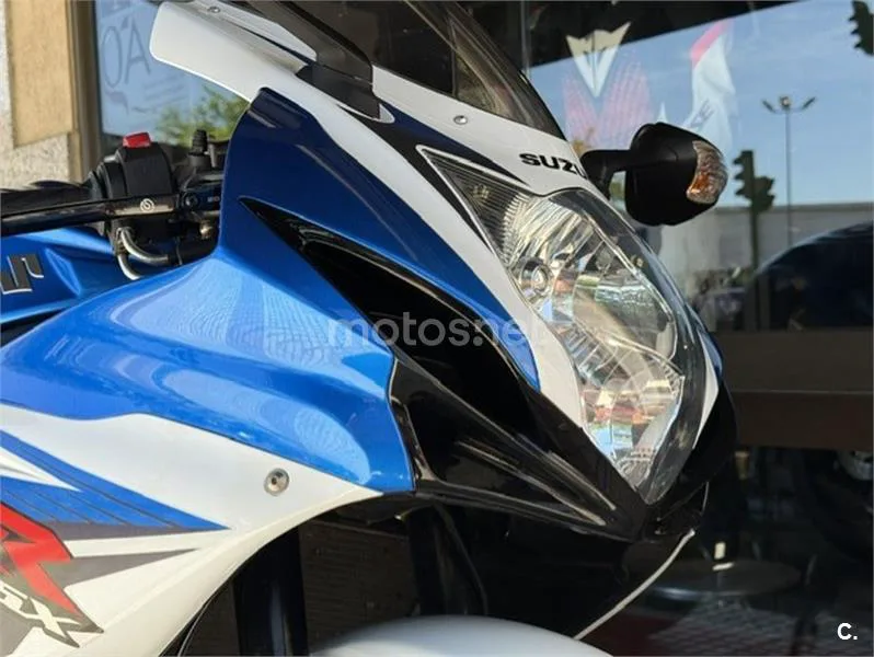 Suzuki GSX-R600 – Vista 11