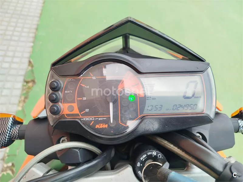 KTM 690 Duke – Vista 3